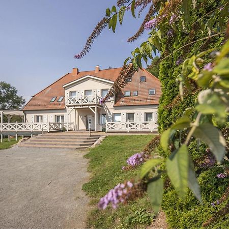 Apartamento Ruhig Und Idyllische Lage, Strandnah, Gratis Nutzung Vom Ahoi Erlebnisbad Und Sauna In Sellin - Gutshaus Silvitz Fewo 02 Bergen Auf Rugen Exterior foto