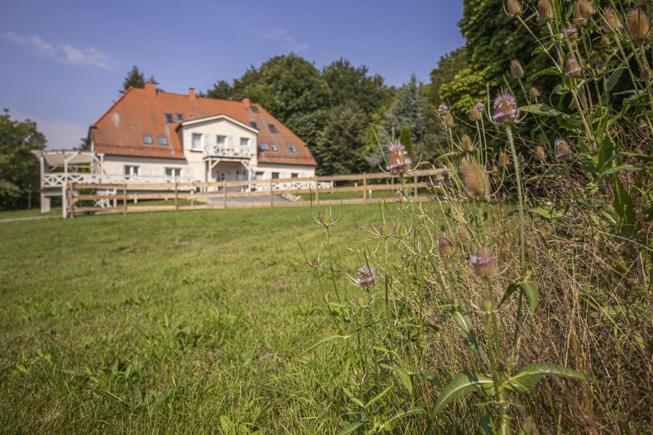 Apartamento Ruhig Und Idyllische Lage, Strandnah, Gratis Nutzung Vom Ahoi Erlebnisbad Und Sauna In Sellin - Gutshaus Silvitz Fewo 02 Bergen Auf Rugen Exterior foto